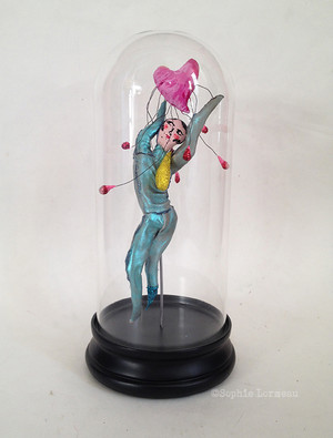 Adam-sculpture-pretty-wonderful-colorful-naive-naif-art-globe-sous-verre-homme-bleu-artiste-contemporain-artist-woman-french-man-in-love-lover-coeur-cœur-heart-amour-lormeau-sophielormeau.