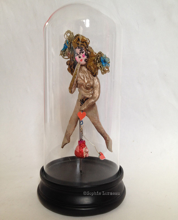 EVE-pomme-nu-sculpture-pretty-wonderful-colorful-naive-naif-art-globe-sous-verre-homme-bleu-artiste-contemporain-artist-woman-french-man-in-love-lover-coeur-cœur-heart-amour-lormeau-sophielorm
